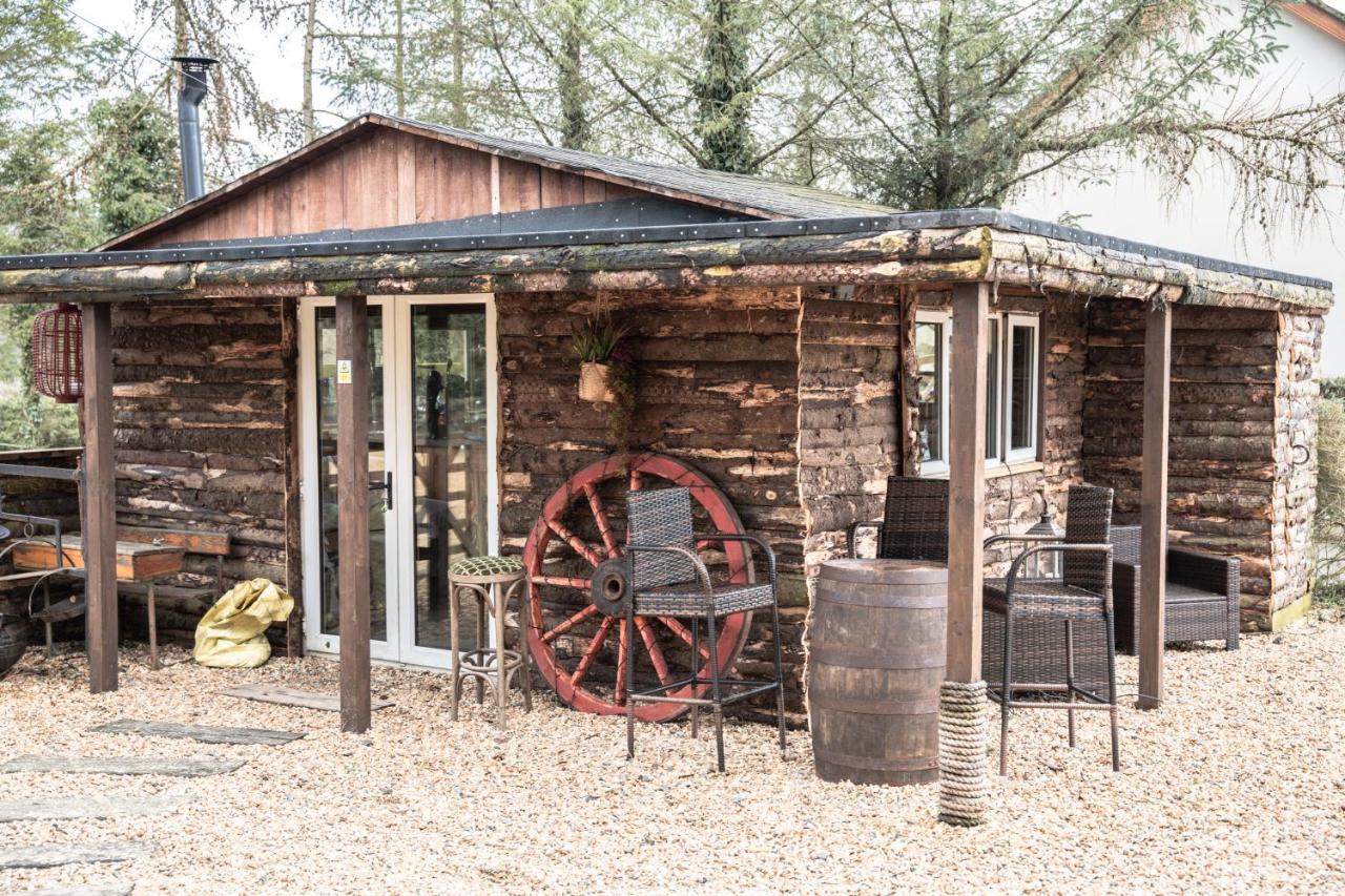 Greenvale Cabins Forkhill Exterior photo